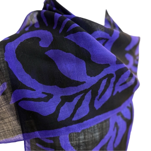 Vera Japan 100% Wool Scarf 🇯🇵 – Black & Violet Abstract Floral - 11" x 50" - Picture 3 of 10